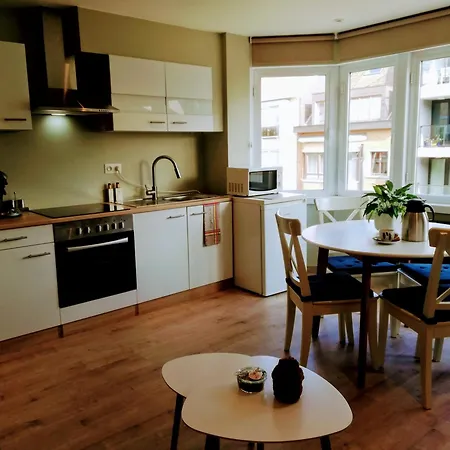 Apartment Windroos *